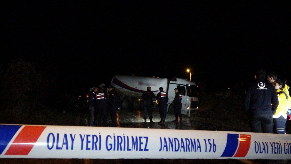 Uşak'ta çekici ile tanker çarpıştı: 1 ölü, 1 yaralı