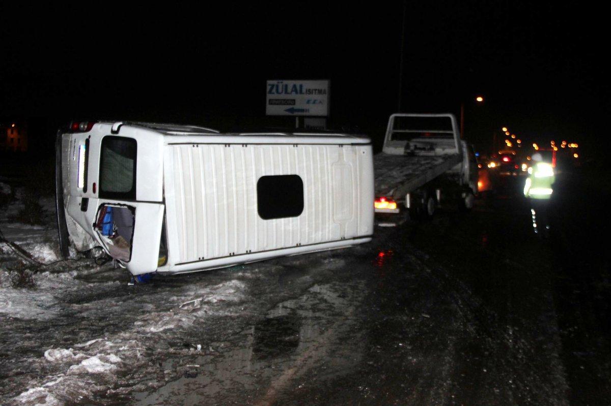 Kayseri'de işçi servisleri çarpıştı: 17 yaralı
