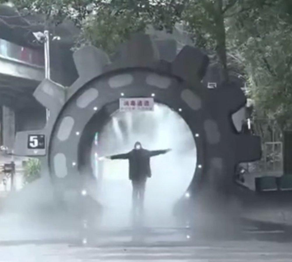 Çin'de kurulan dezenfekte istasyonu