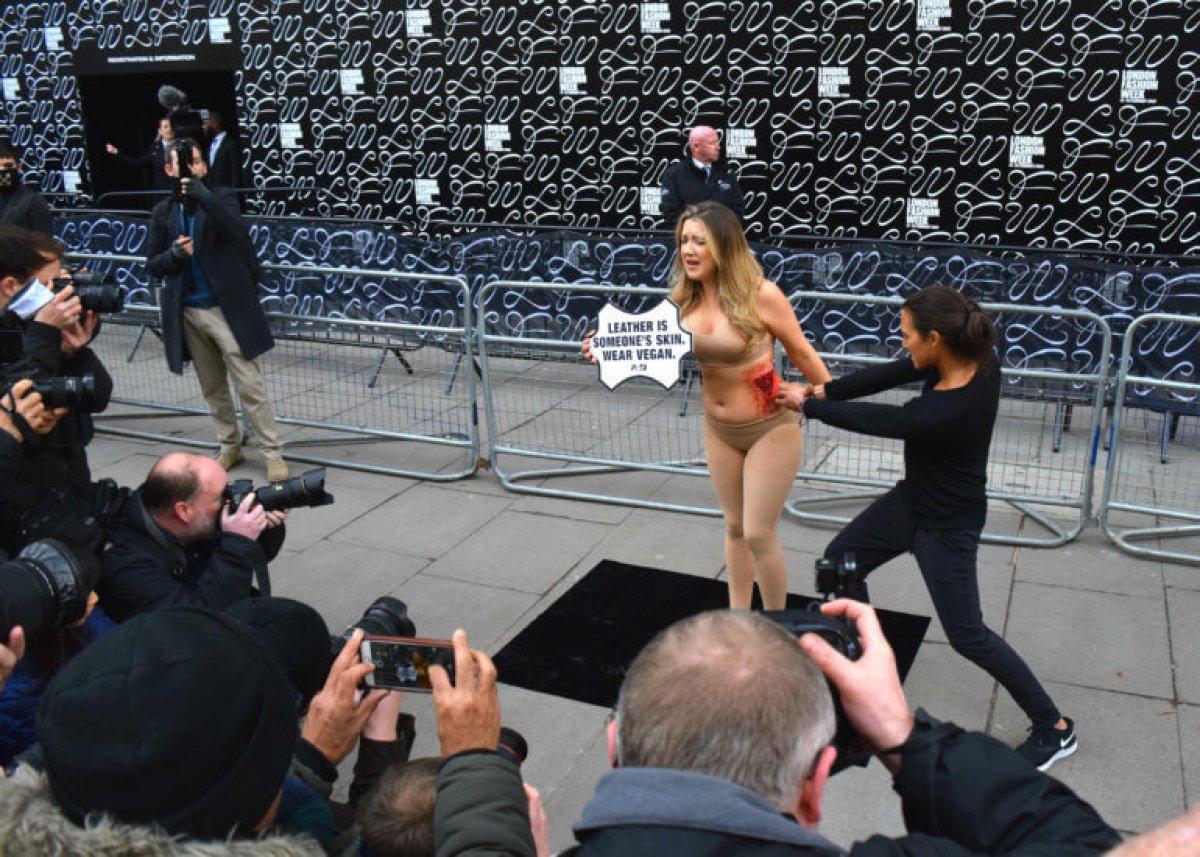 Deri kopartmalı hayvan hakları protestosu