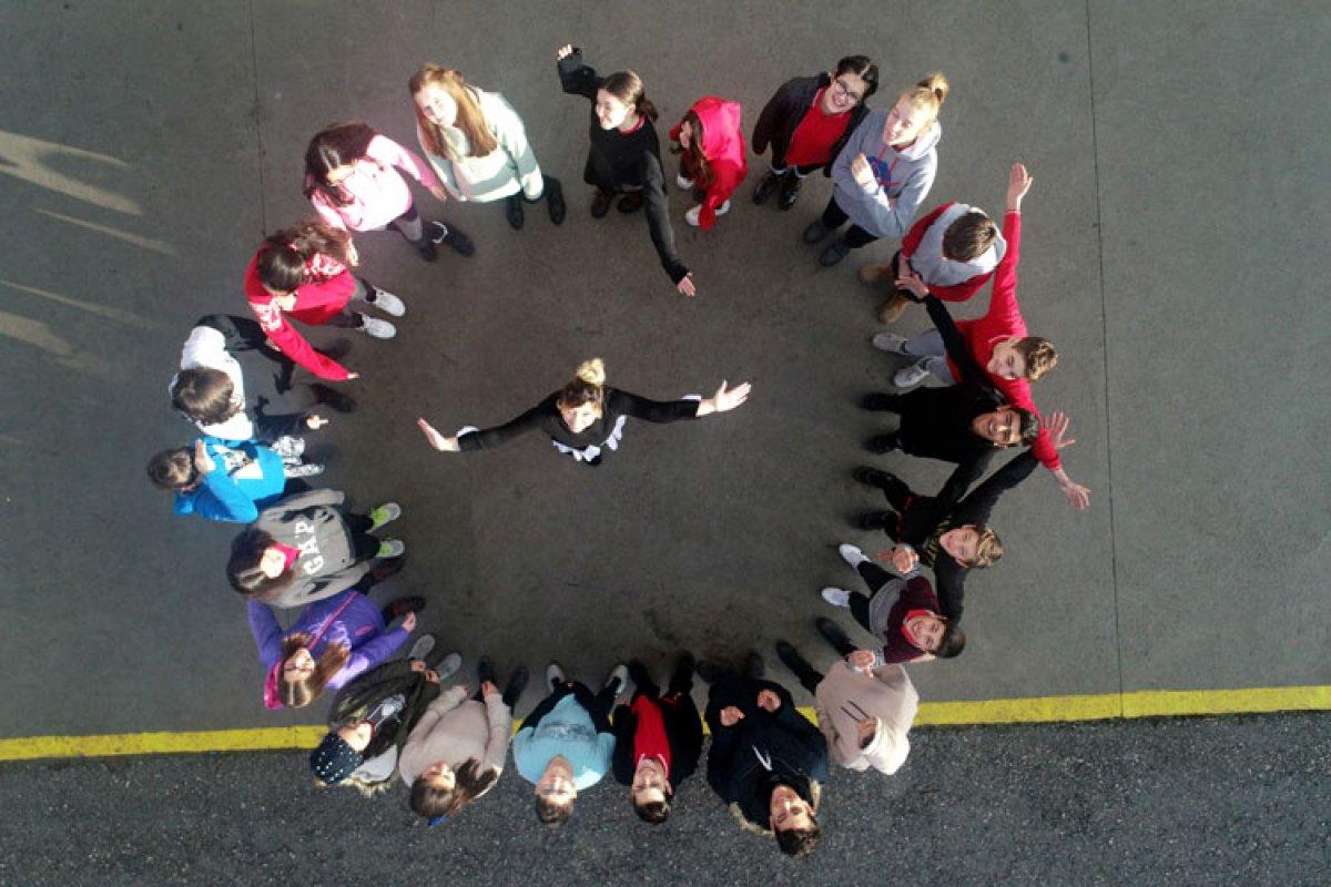 'Çalıkuşu'ndan etkilendi, engelini aşıp öğretmen oldu