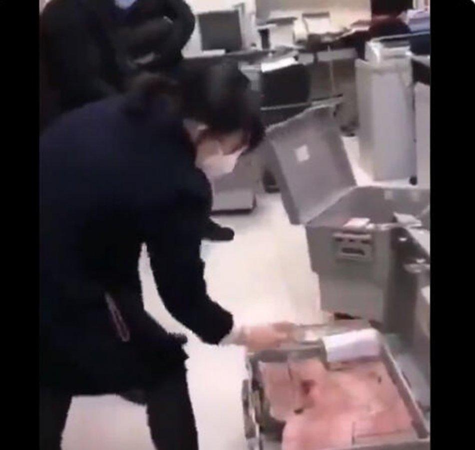 Çin'de paralar virüse karşı karantina altına alındı