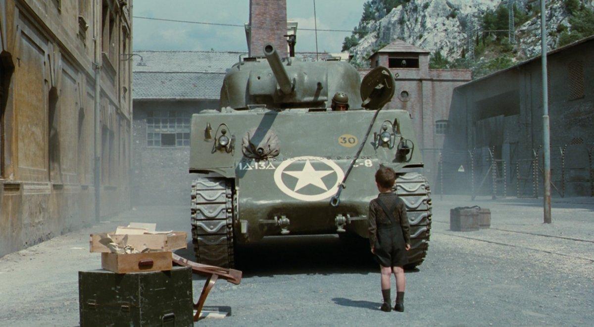 Suriyeli minik Selva'nın savaş oyunu