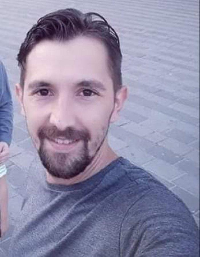 Kamyonete yardım etmek isteyenlere tır çarptı