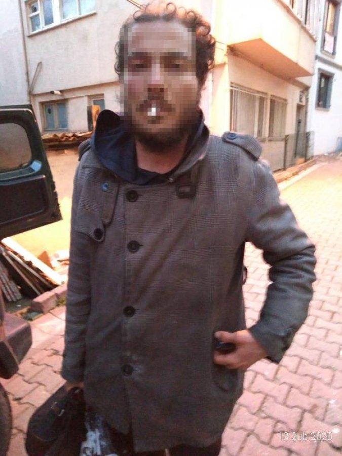 Profesörün Adanalı eşi hırsızı etkisiz hale getirdi