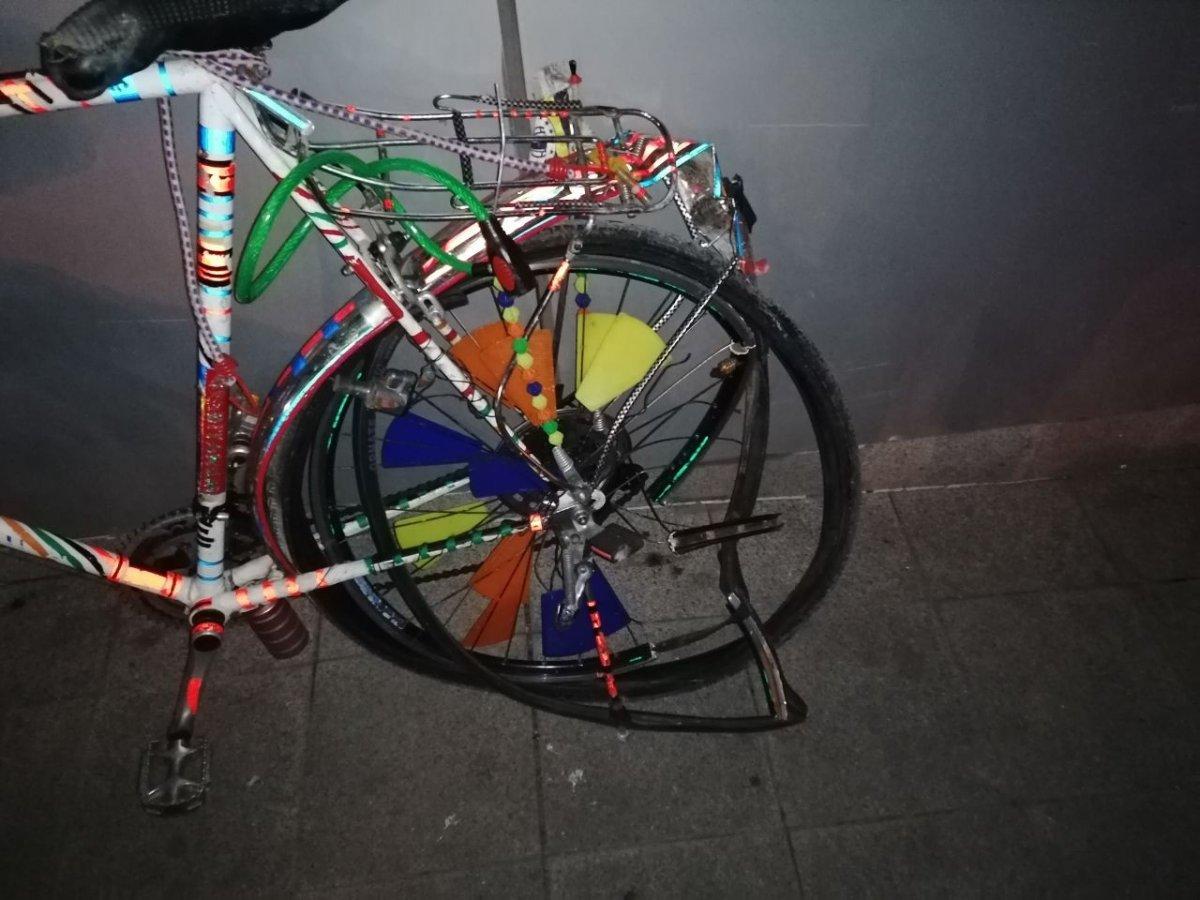 Kocaeli'de otomobil sürücüsü bisikletliye çarpıp kaçtı