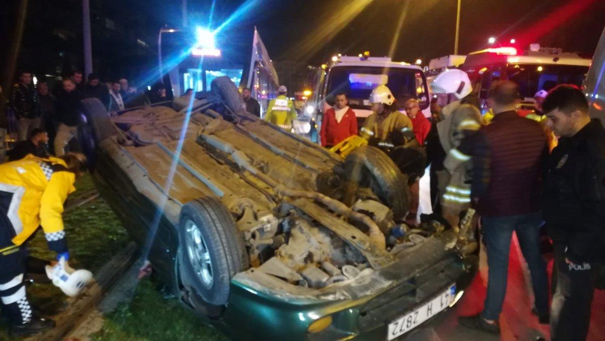 İzmir'de bir araç takla attı: 2 yaralı