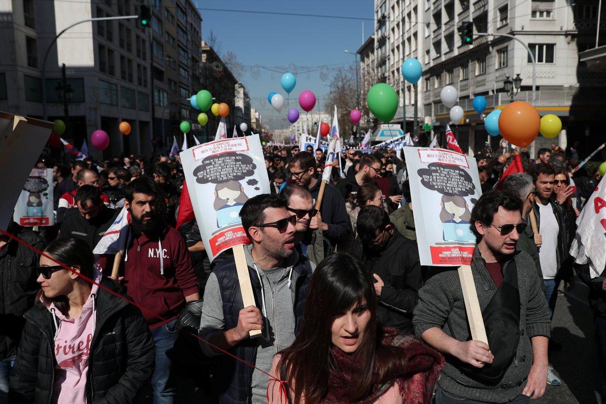Yunanistan'da memurların grevi hayatı felç etti