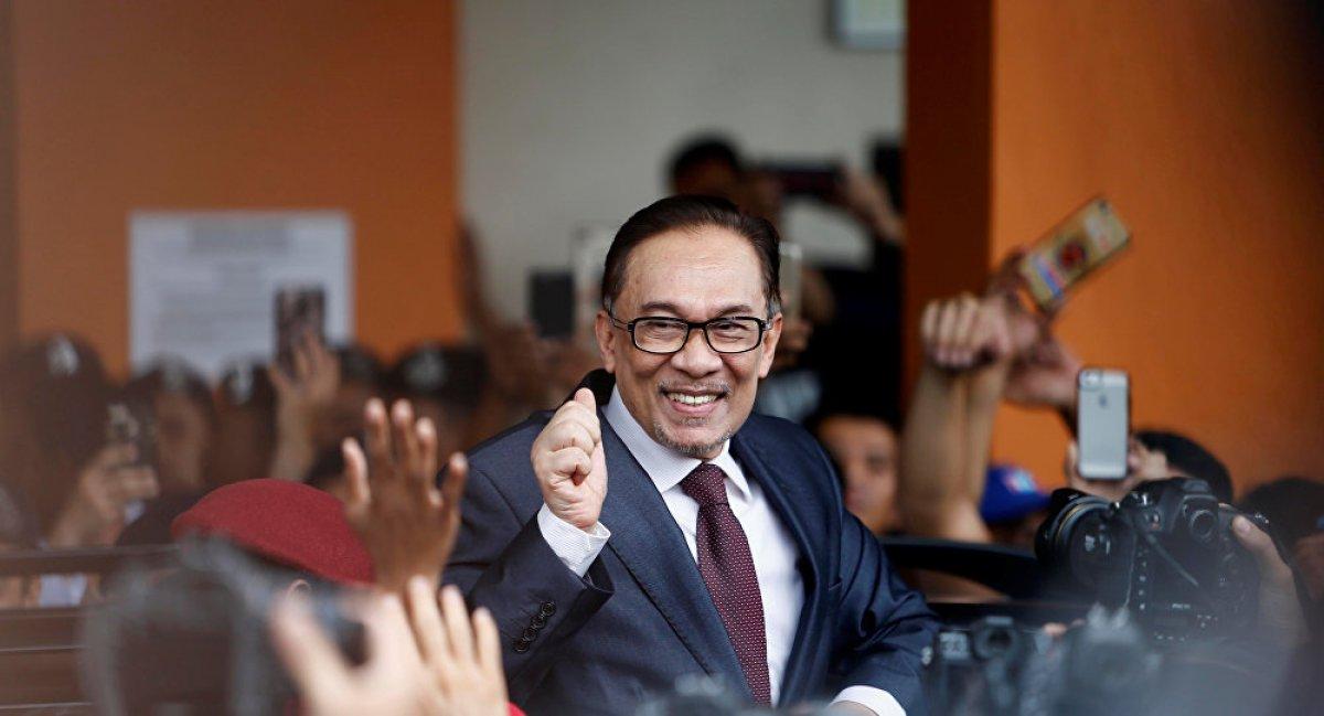 Malezya Başbakanı Mahathir görevi bırakıyor