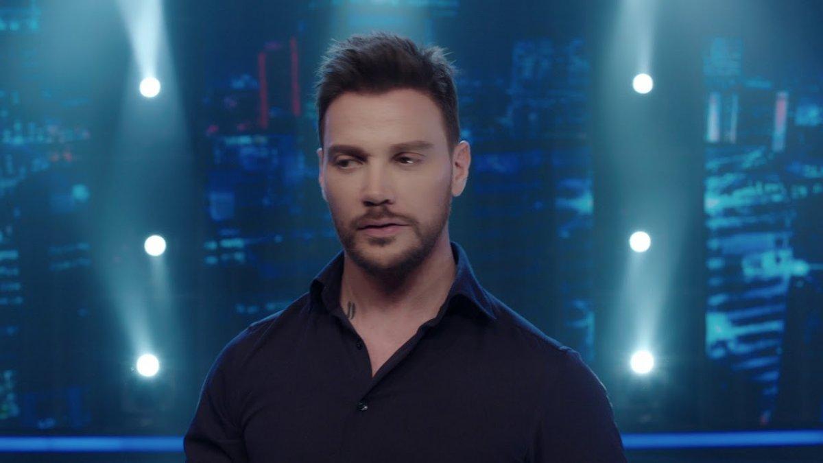 Sinan Akçıl, eski aşkı Hande Yener'e laf attı