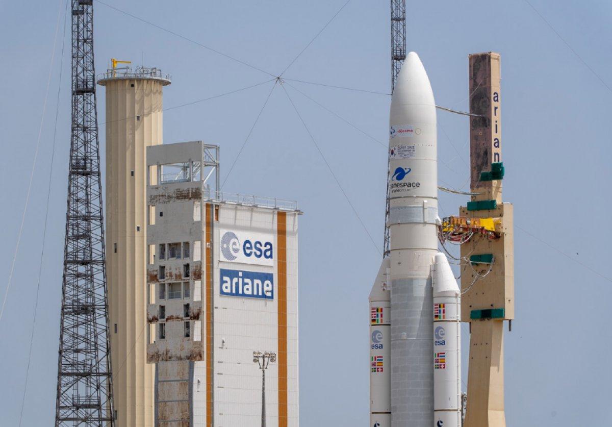 Japon ve Güney Kore uyduları uzaya fırlatıldı