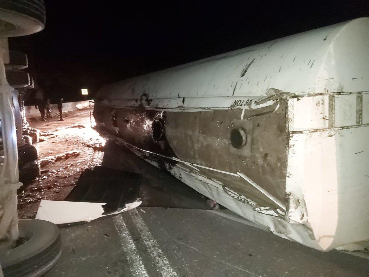 Gaziantep'te zift yüklü iki kamyon kaza yaptı