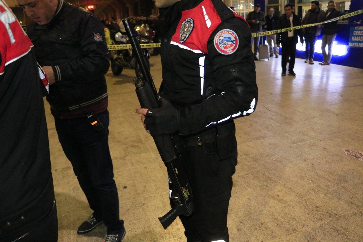 Adana otogarında silahlı sopalı kavga: 1'i ağır 3 yaralı