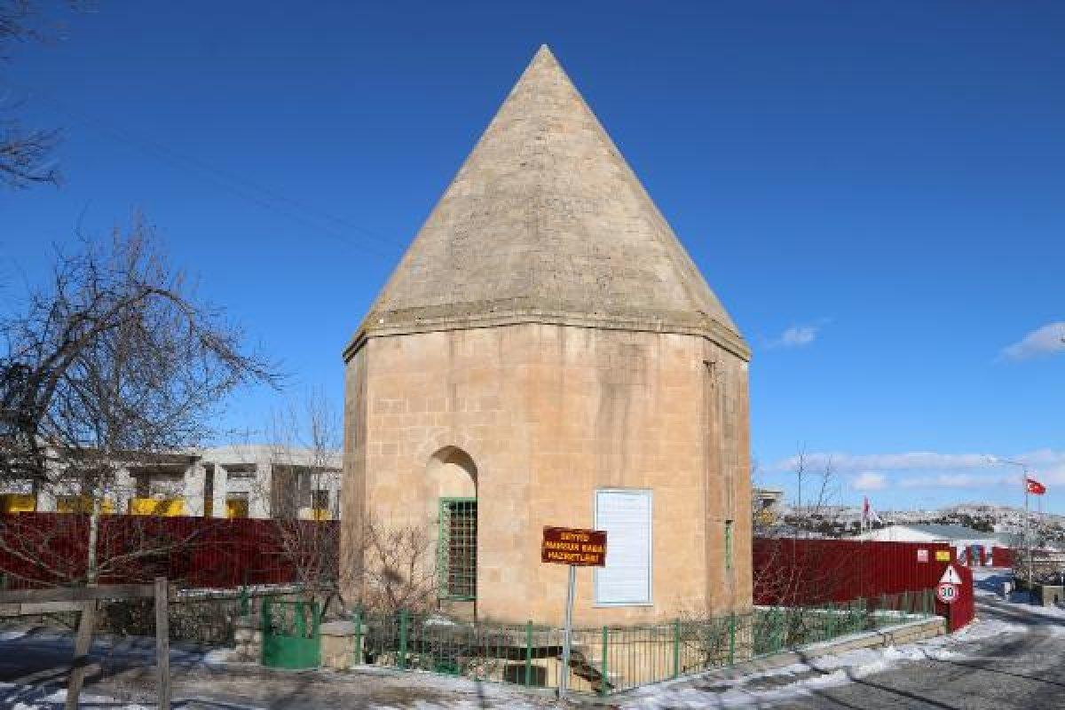 Deprem eski yapıları yıkamadı