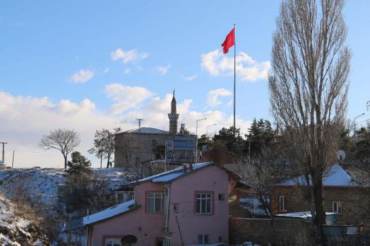 Deprem eski yapıları yıkamadı