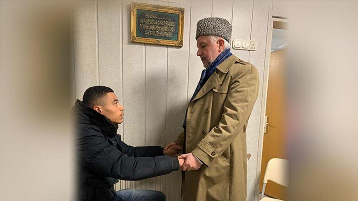 Terör saldırısından kurtulan Kamerunlu Müslüman oldu