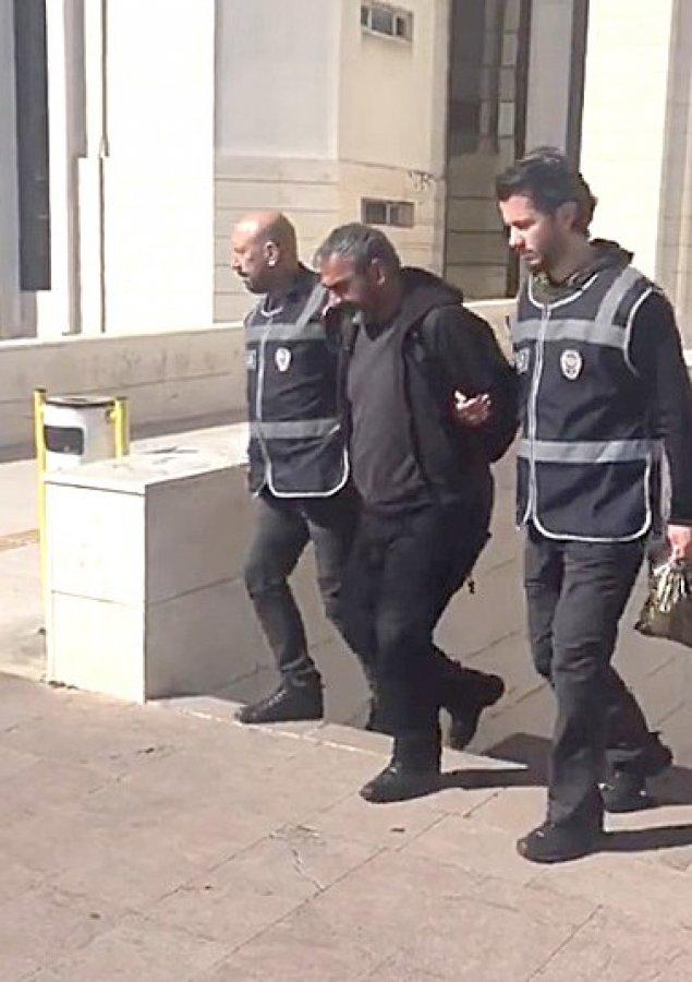 Kavgayı ayırmaya çalışan kişiyi öldürdü, tutuklandı