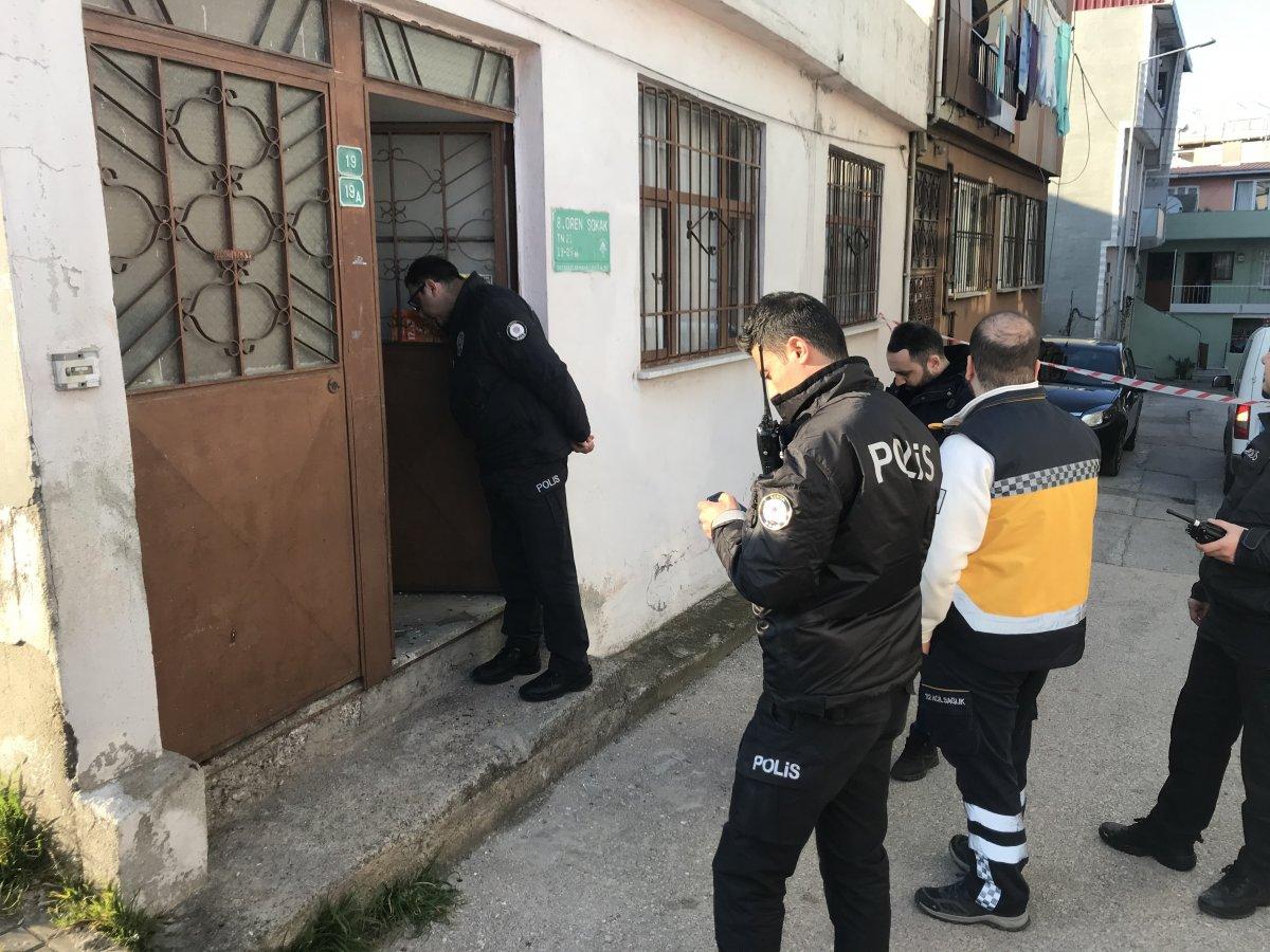 Bursa'da bir kişi babasını baltayla öldürdü