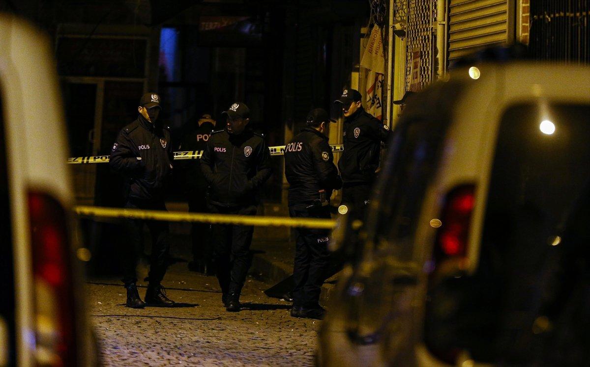 İstanbul'da evinin penceresinden düşen kişi öldü