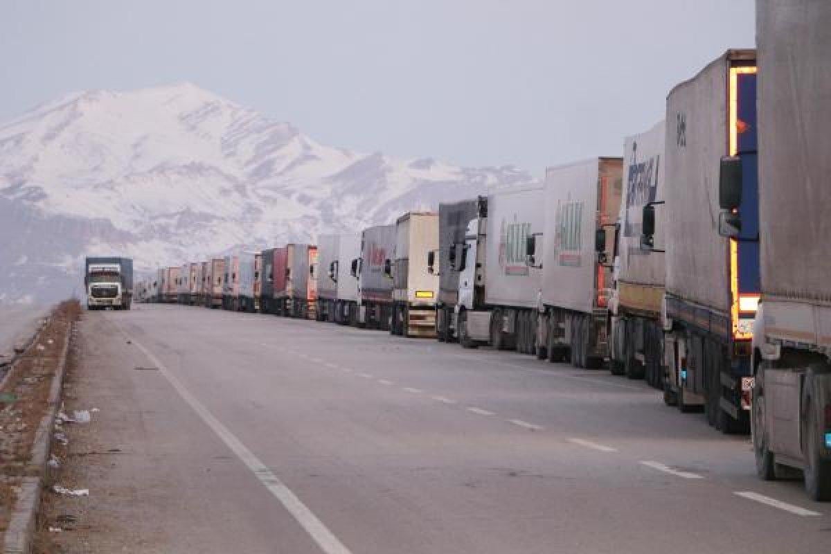 Sınır kapısında tır yoğunluğu