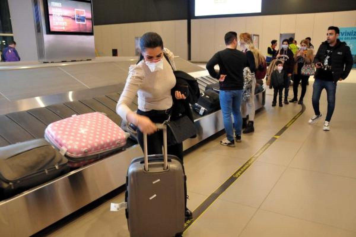 İran'dan gelen son uçak havalimanına indi