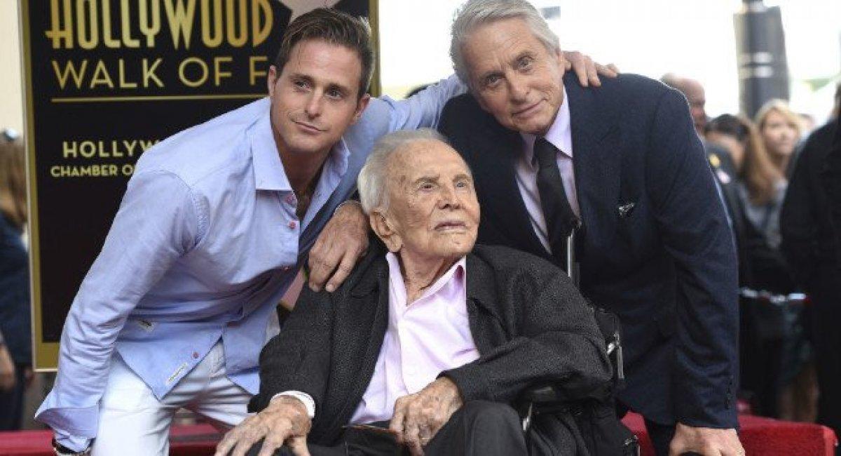 Kirk Douglas servetini oğluna bırakmadı