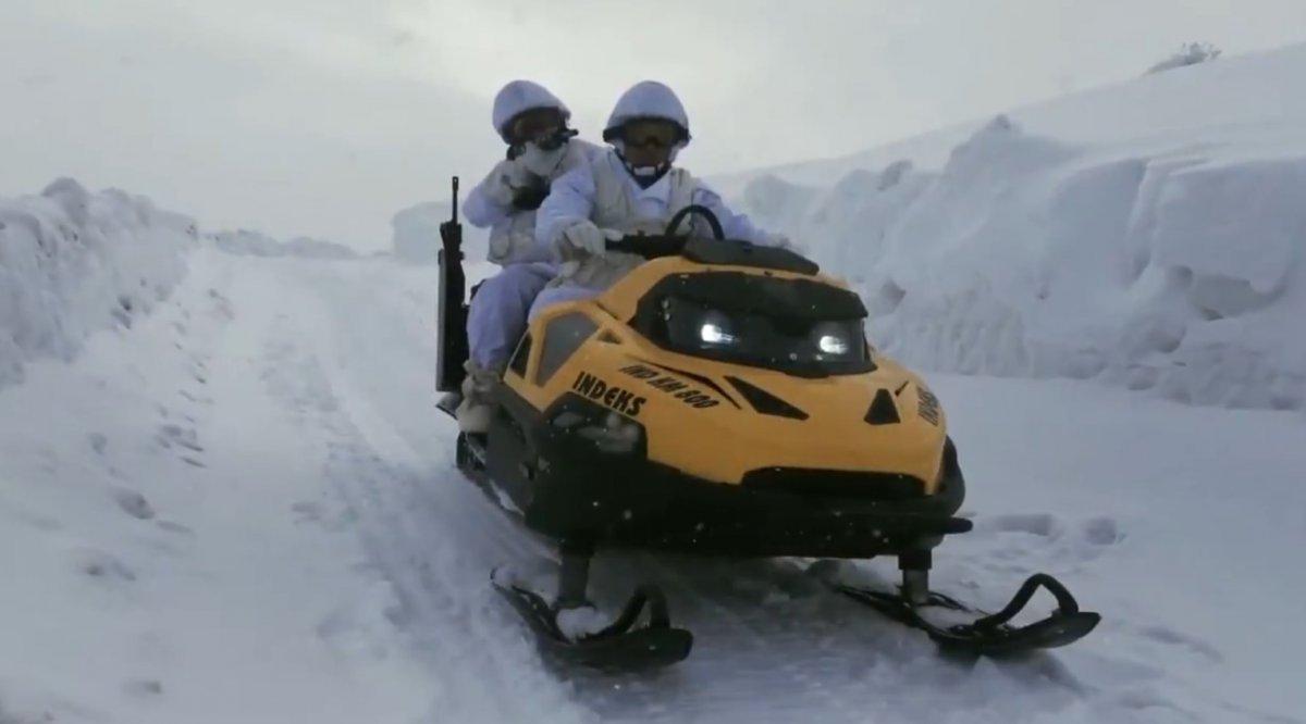 Türk askerini zorlu kış şartları pes ettirmiyor