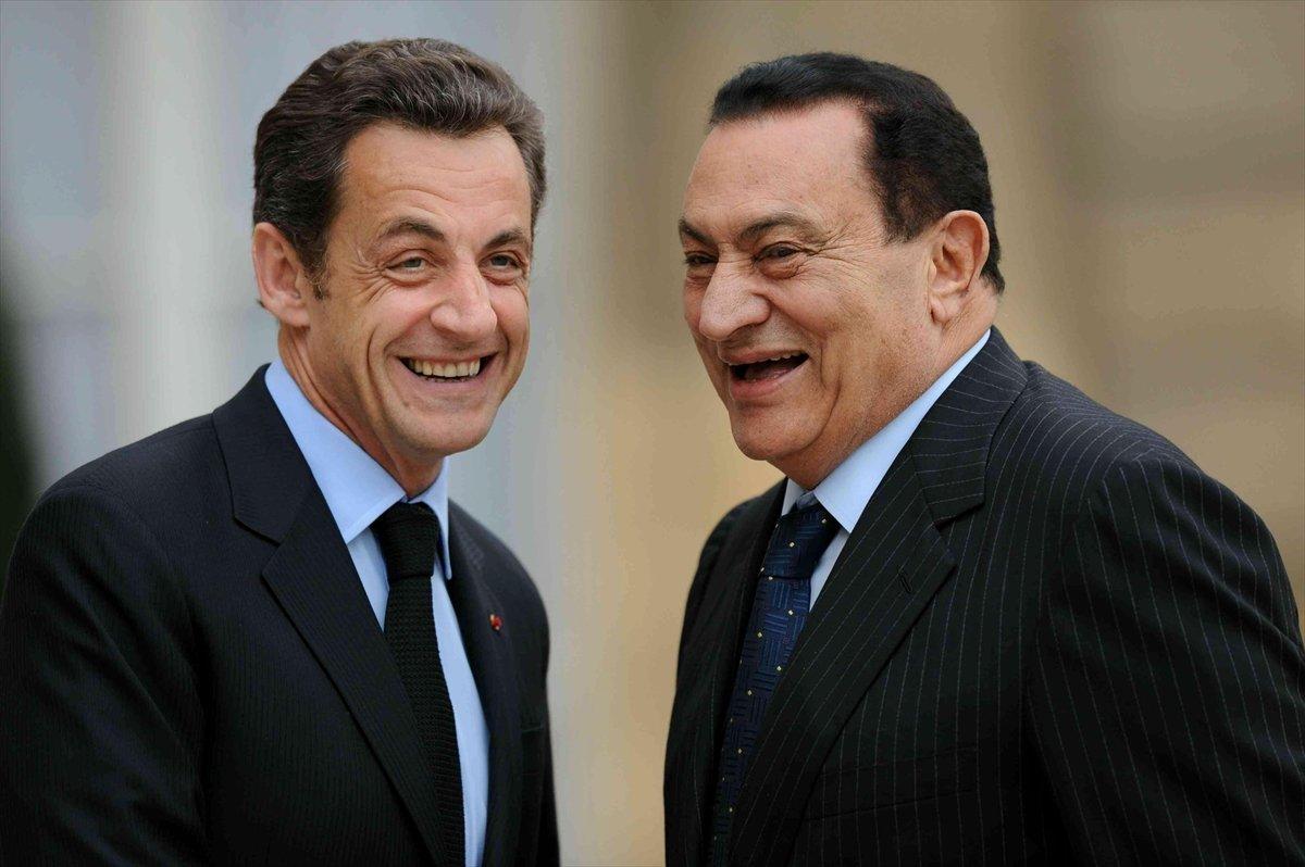 Mısır'ın devrik lideri Mübarek öldü