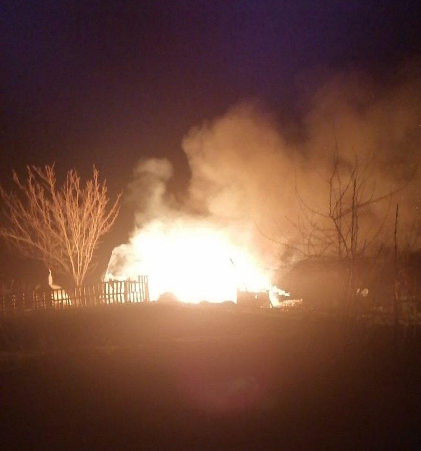 Tekirdağ'da çöpleri yakmak için yakılan ateş eve sıçradı