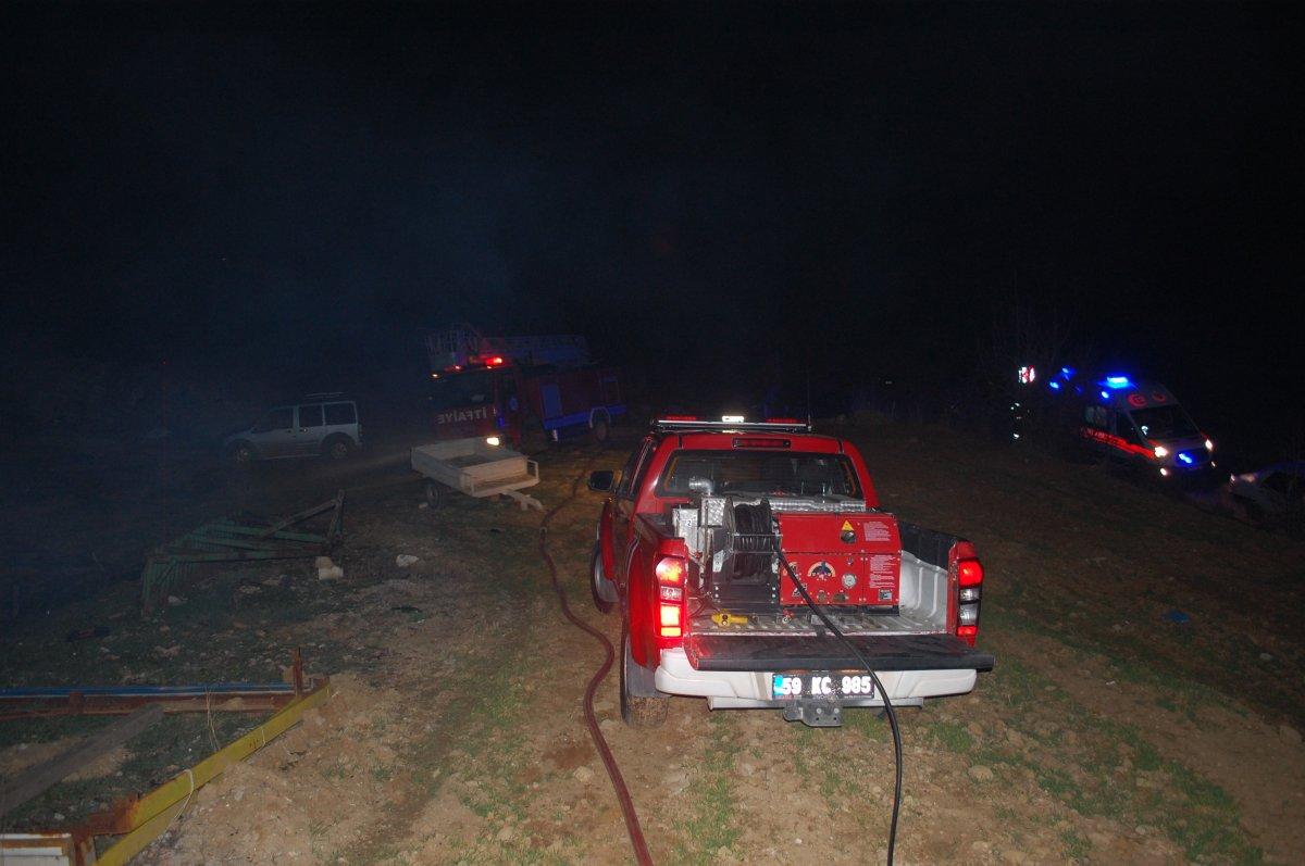 Tekirdağ'da çöpleri yakmak için yakılan ateş eve sıçradı