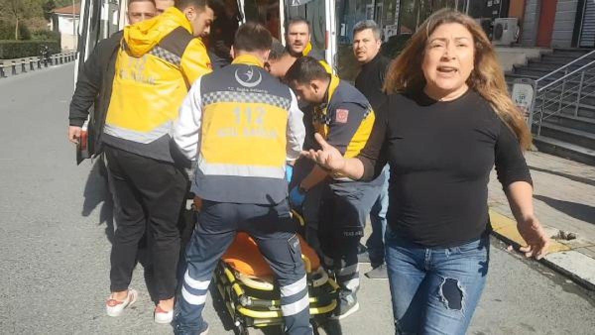 Alışveriş merkezine gelen adam karısını bıçakladı