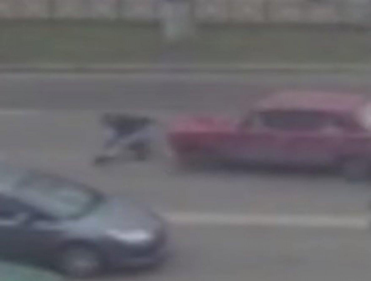 Ukrayna'da Türk vatandaşına otomobil çarptı