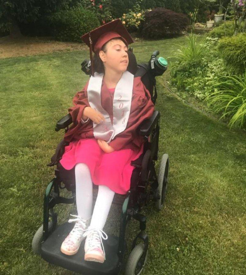 Yaşamaz denilen kızını 5 ülkeye götürdü