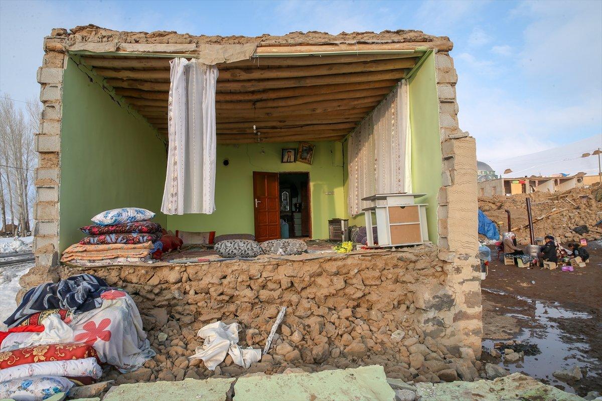 Van'da hayatını kaybedenlerin sayısı 10 oldu