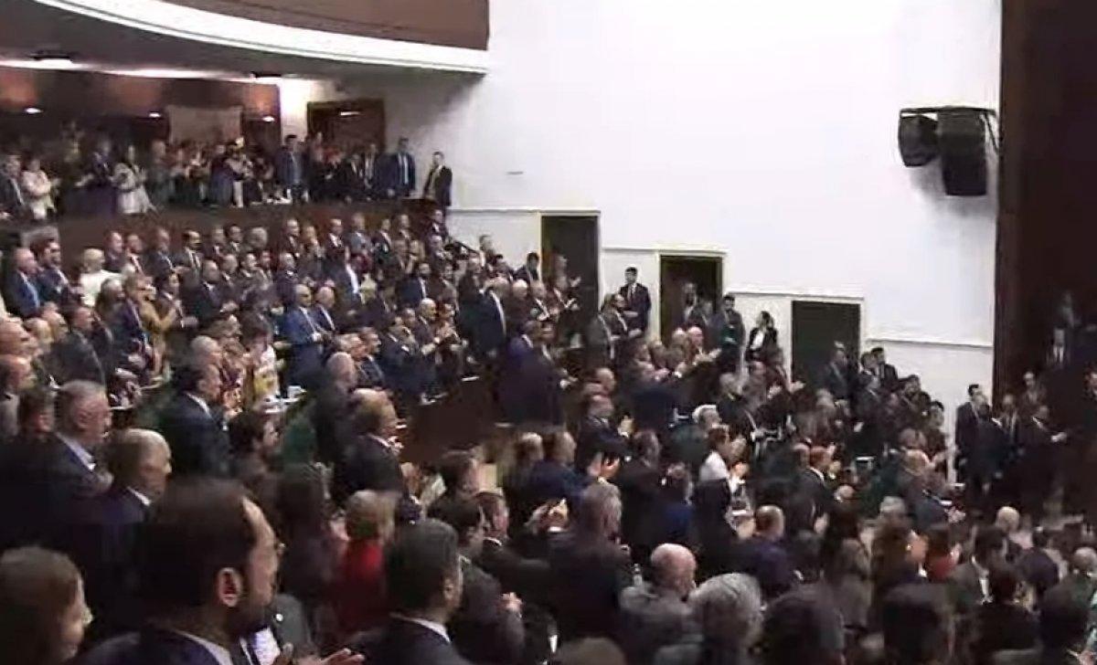 Erdoğan'a AK Parti grup toplantısında doğum günü sürprizi