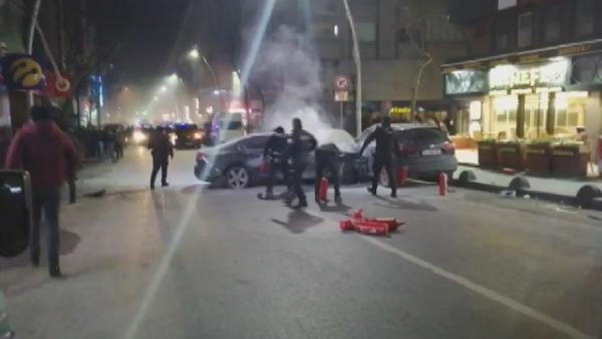 Çok sayıda araca çarpan sürücüyü polis kurtardı