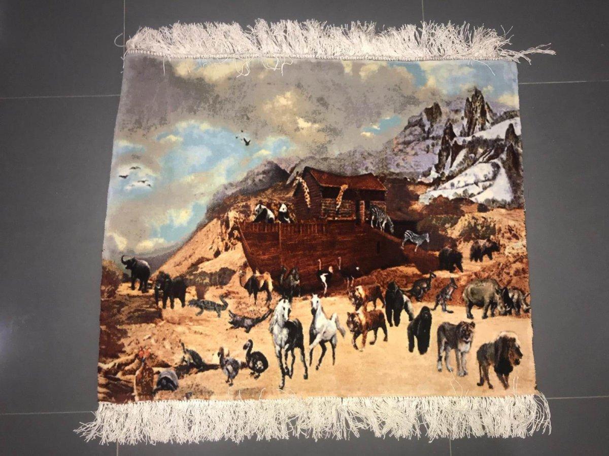 Çaldığı ipek halıyı satmak isterken yakalandı