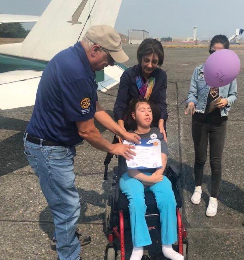 Yaşamaz denilen kızını 5 ülkeye götürdü