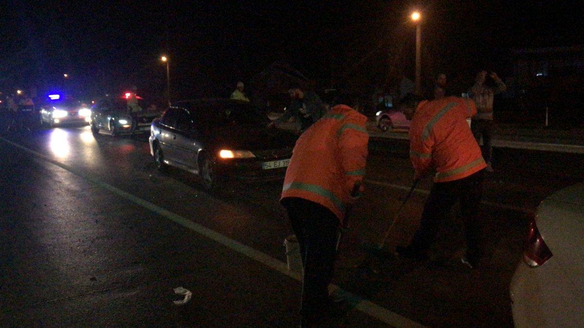 Sakarya'da zincirleme trafik kazası: 3 yaralı