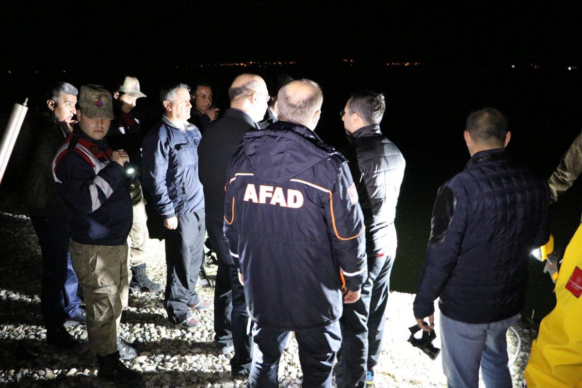 Kahramanmaraş’ta çaya düşen baba ve oğlu kayboldu