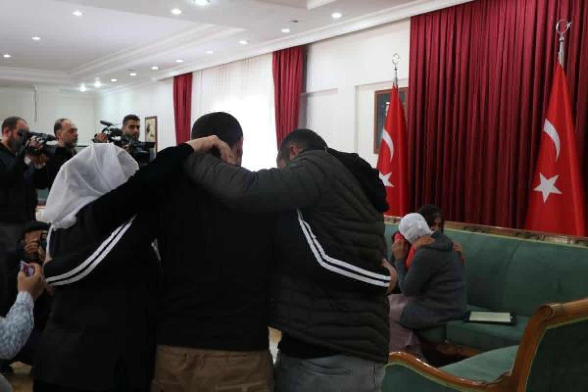 HDP önündeki iki aile daha evladına kavuştu