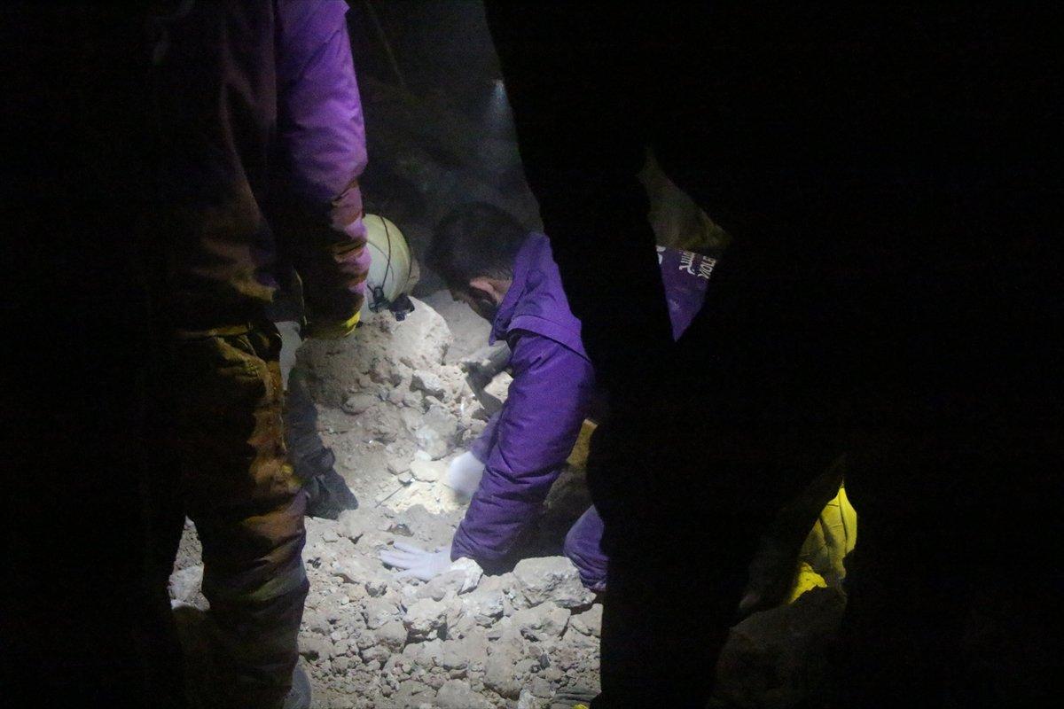 Rejimin İdlib'e saldırılarında 3'ü çocuk, 4 sivil öldü