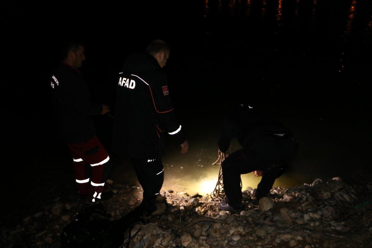 Kahramanmaraş’ta çaya düşen baba ve oğlu kayboldu