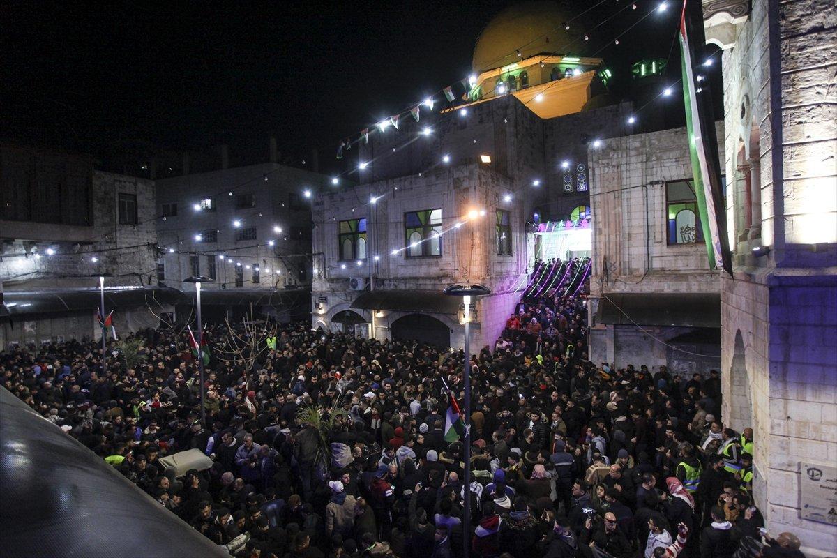 ABD'nin sözde barış planına sabah namazında protesto