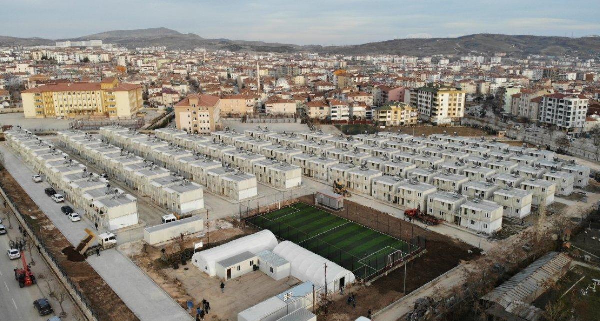 Çift katlı konteyner evler depremzedelere teslim ediliyor