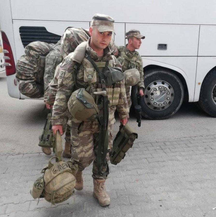 Suriye sınırına komando ve askeri araç sevkiyatı