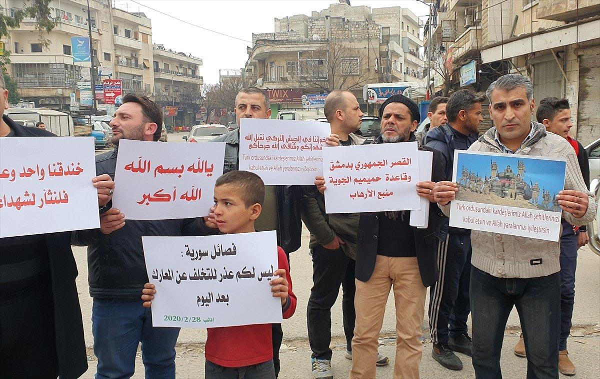 İdlibliler, şehitlerimiz için gıyabi cenaze namazı kıldı