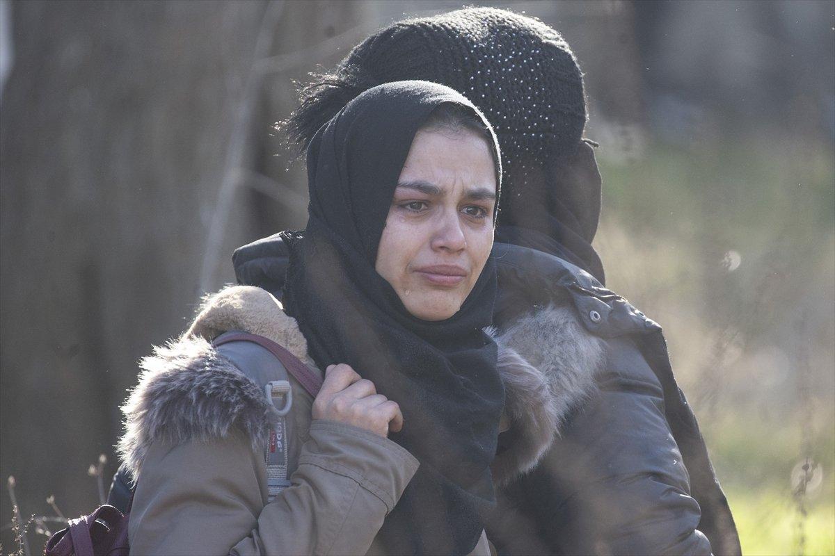 Yunan polisinden göçmenlere biber gazlı müdahale