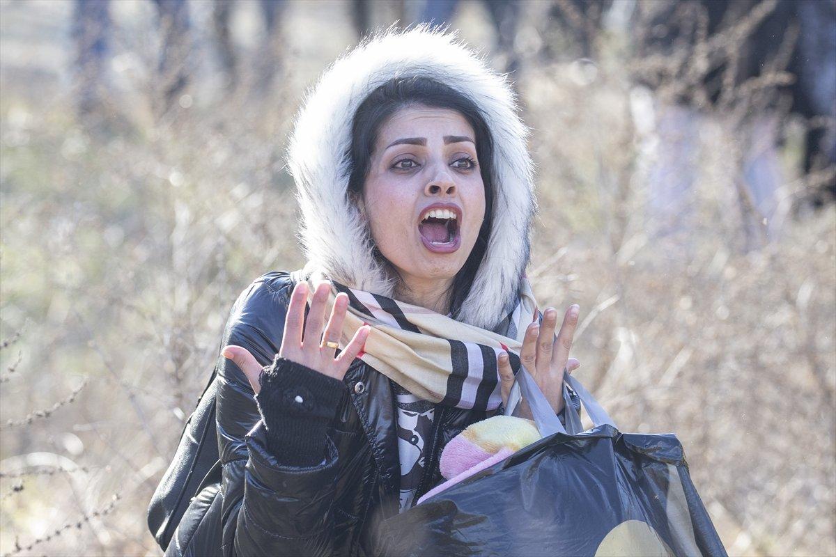 Yunan polisinden göçmenlere biber gazlı müdahale