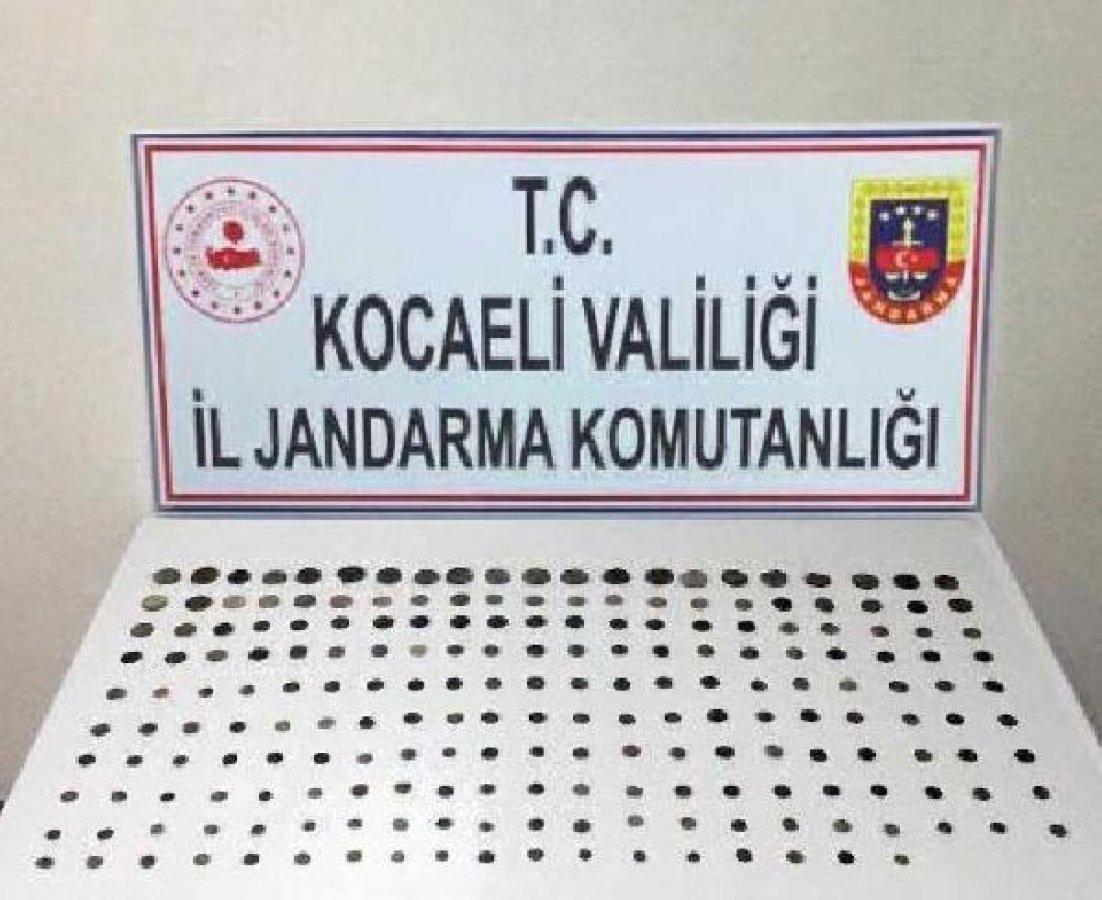 Kocaeli’de tarihi eserleri satmak isteyen kişi yakalandı